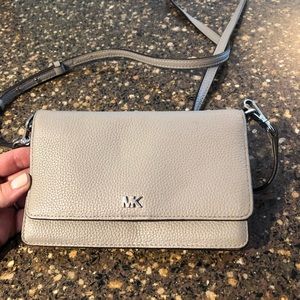 Michael Kors Crossbody/clutch
